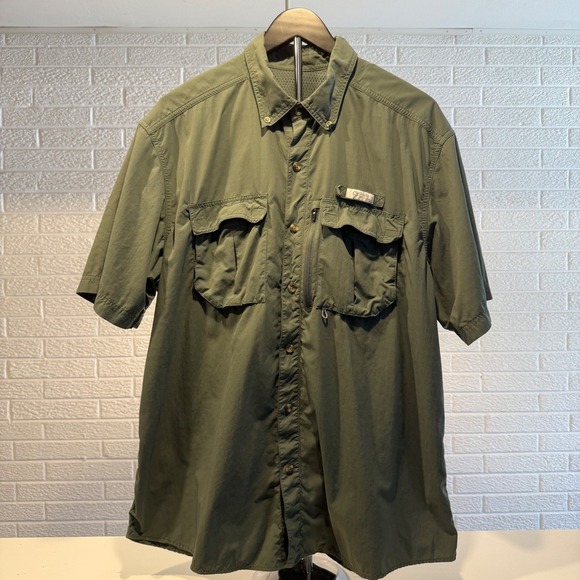 Mens Olive Green Short Sleeve Button Down Shirt Fishing Camping Outdoors - Picture 1 of 4